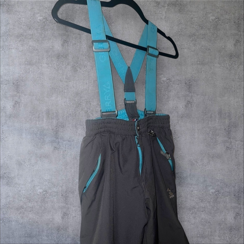 Gerry Gray‎ and Blue Snow suit